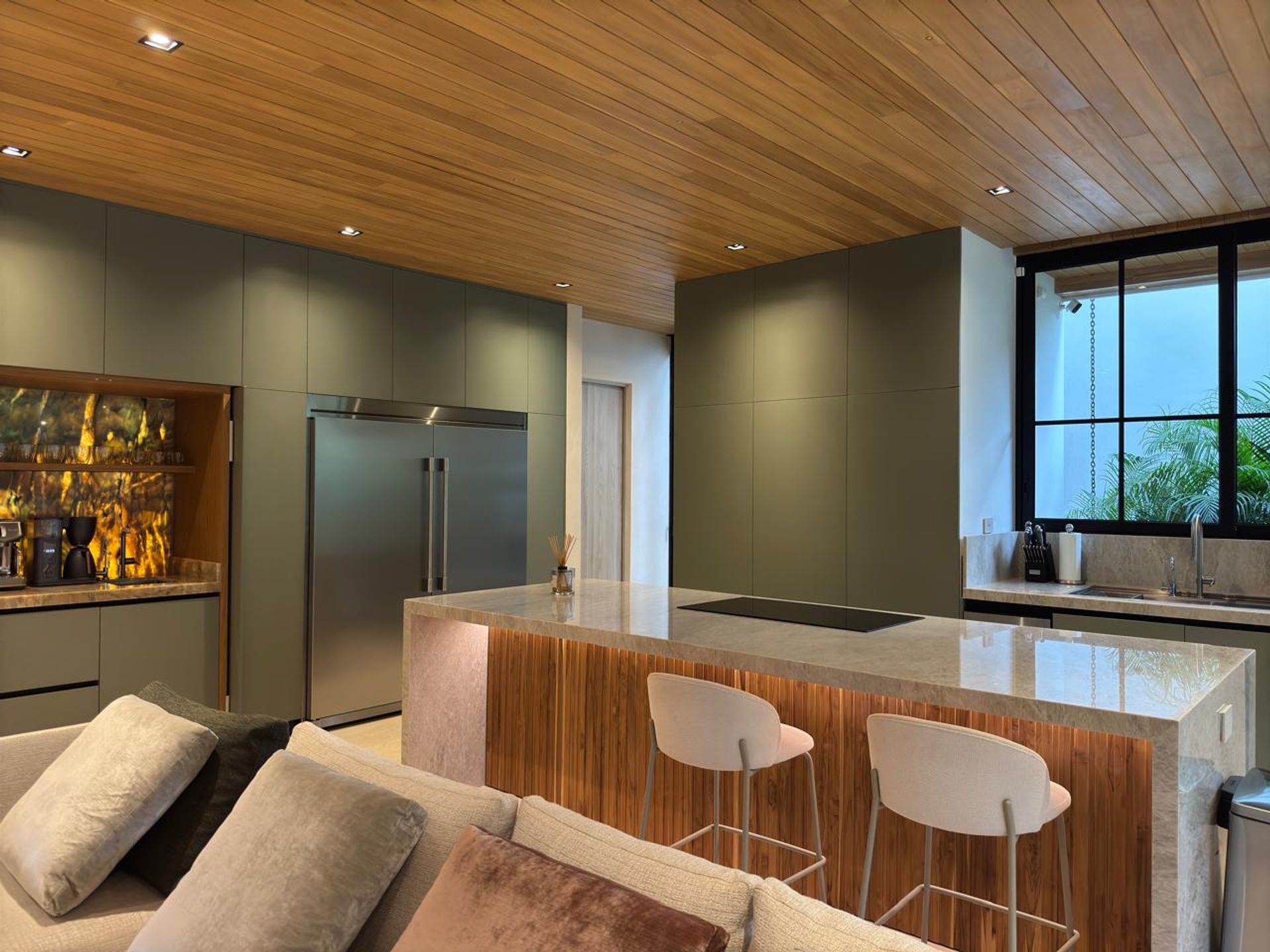 3f523fc5-61a9-41a1-a132-4f9d2235a48c