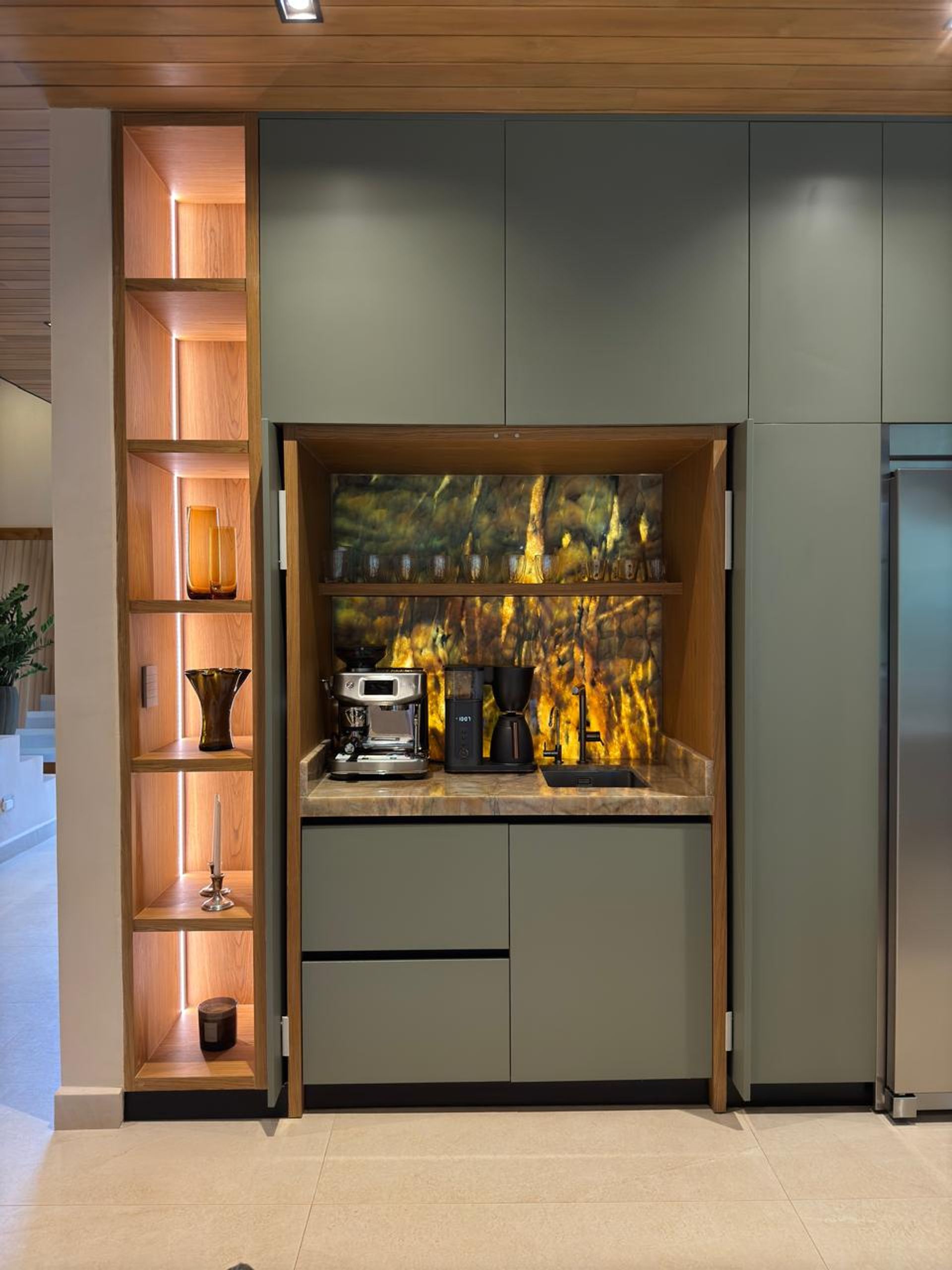 3f523fc5-61a9-41a1-a132-4f9d2235a48c