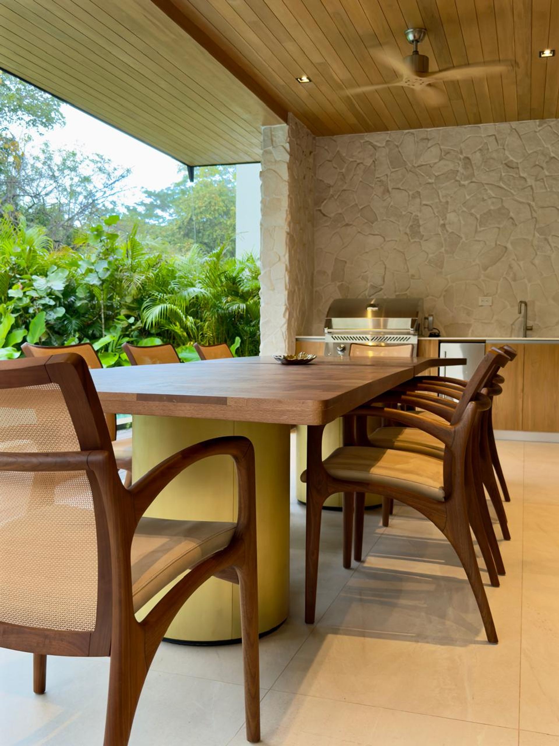 3f523fc5-61a9-41a1-a132-4f9d2235a48c