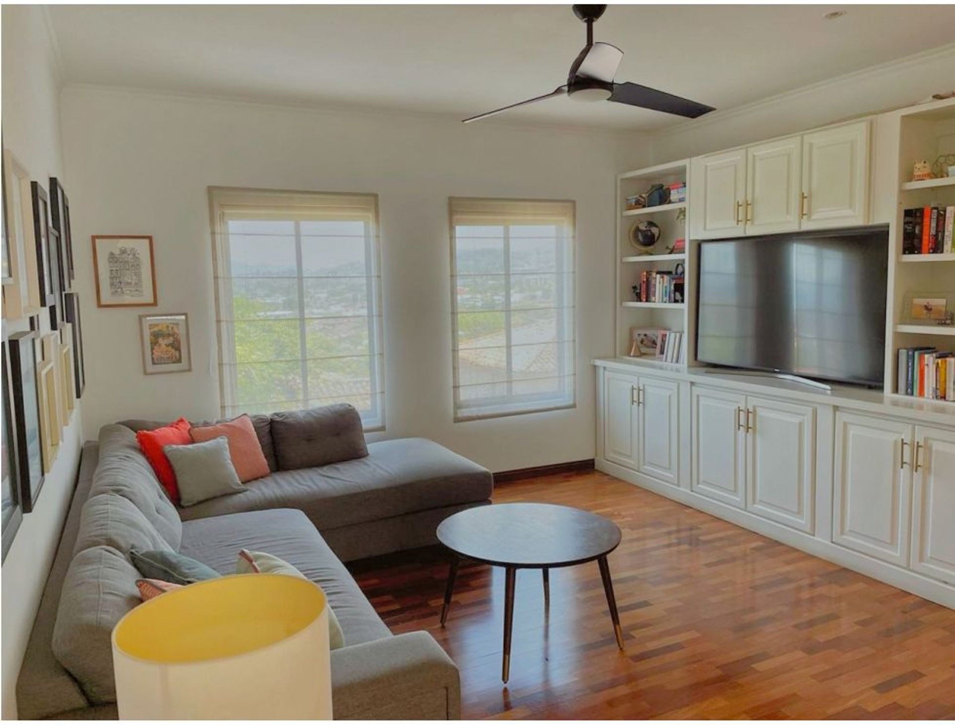 Welcome to this three-level residence in Cerro Alto, San Rafael de Escazú — a home where elegance, functionality, and exclusivit