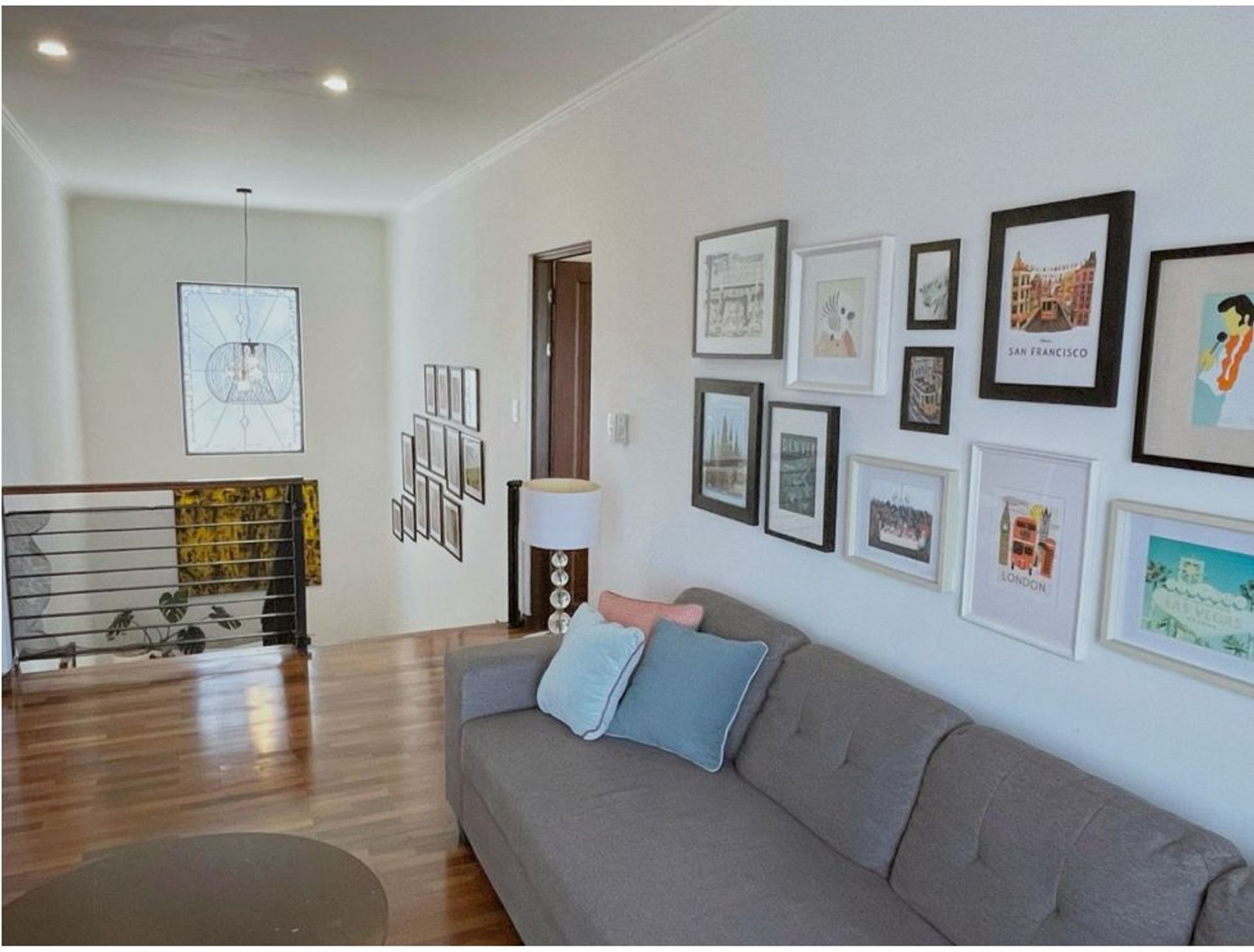 Welcome to this three-level residence in Cerro Alto, San Rafael de Escazú — a home where elegance, functionality, and exclusivit