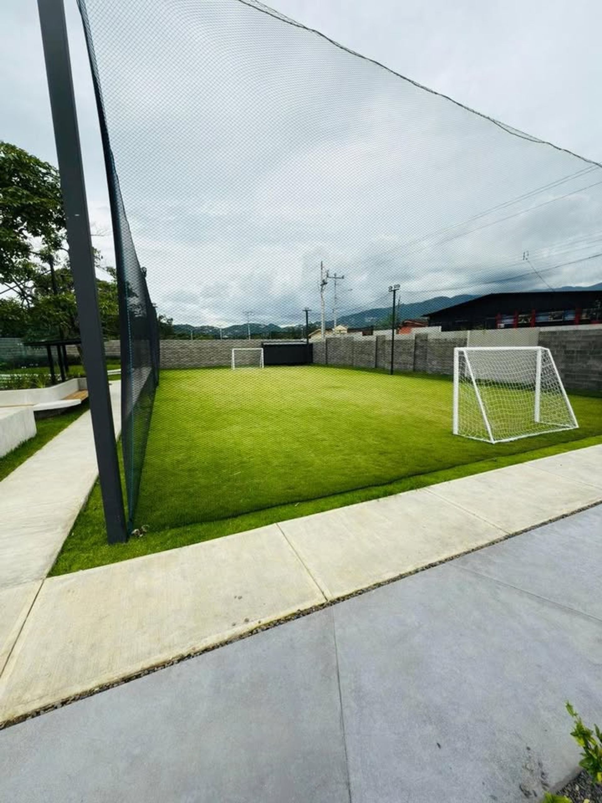 Latitud lindora 4 bedroom house for sale, venta de casa de casa de 4 habitaciones nueva en santa ana latitud lindora contemporar