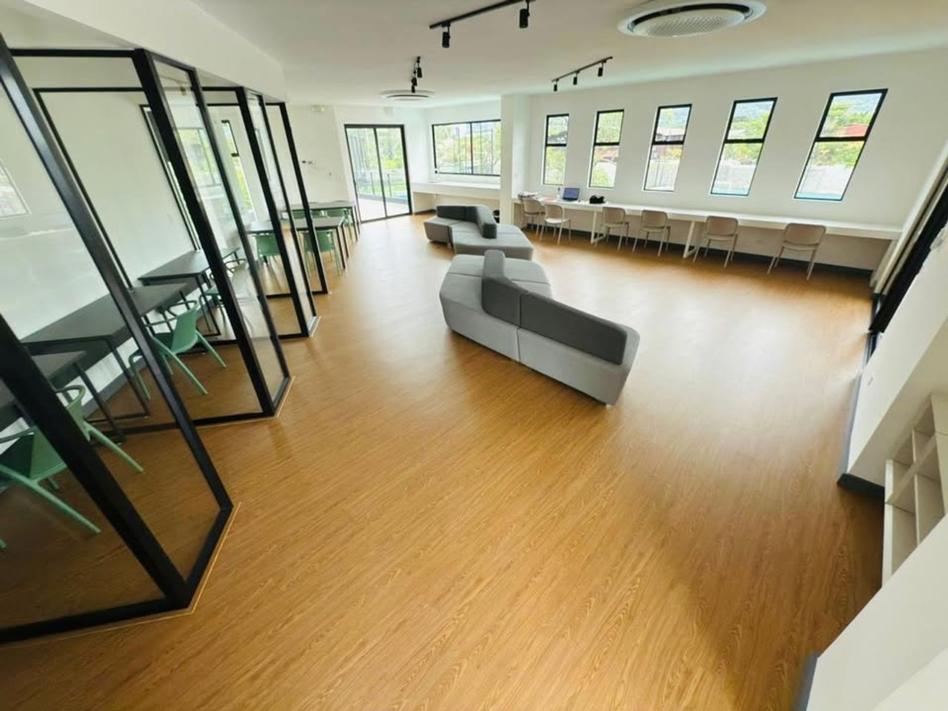 Latitud lindora 4 bedroom house for sale, venta de casa de casa de 4 habitaciones nueva en santa ana latitud lindora contemporar