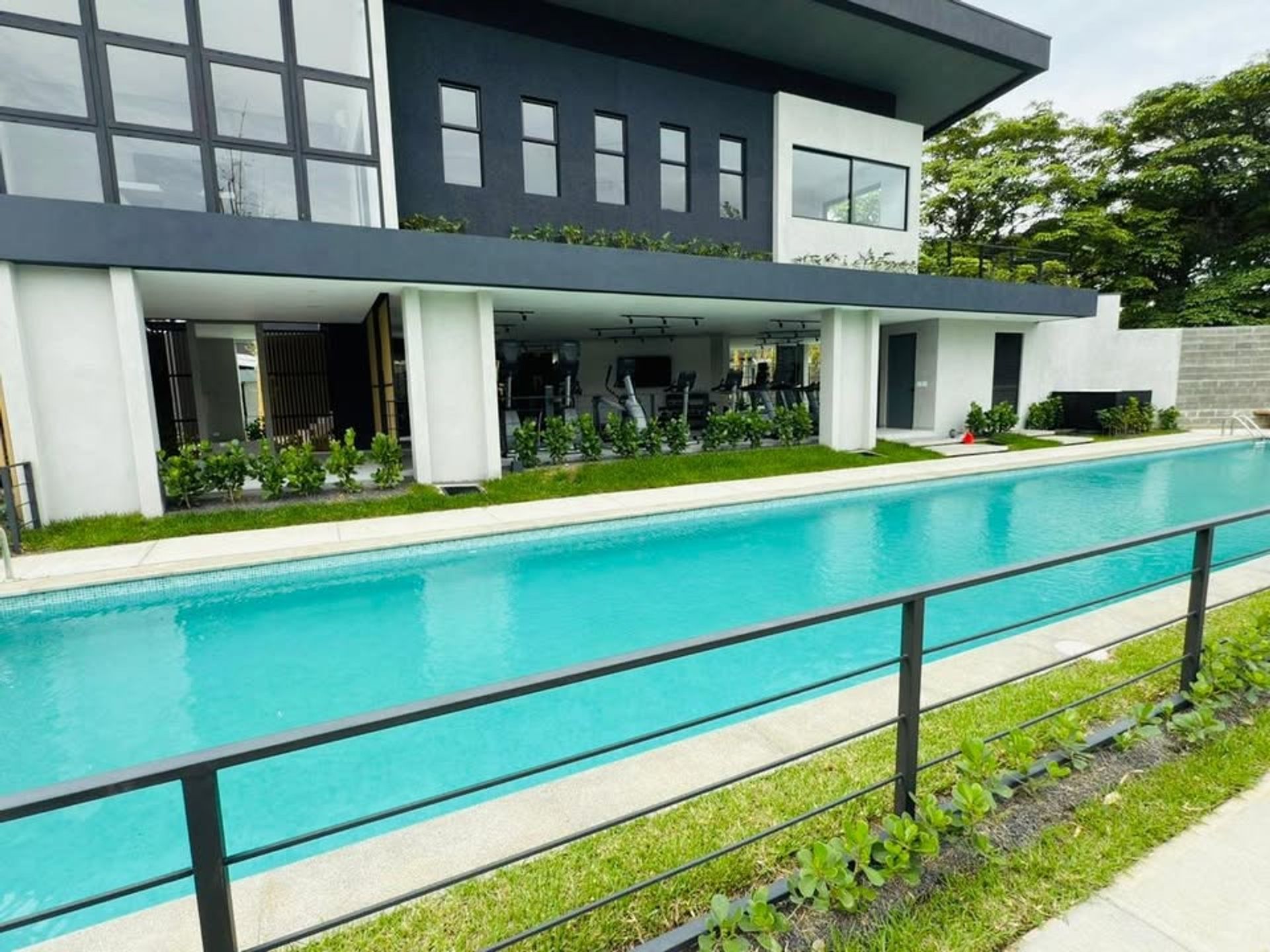 Latitud lindora 4 bedroom house for sale, venta de casa de casa de 4 habitaciones nueva en santa ana latitud lindora contemporar