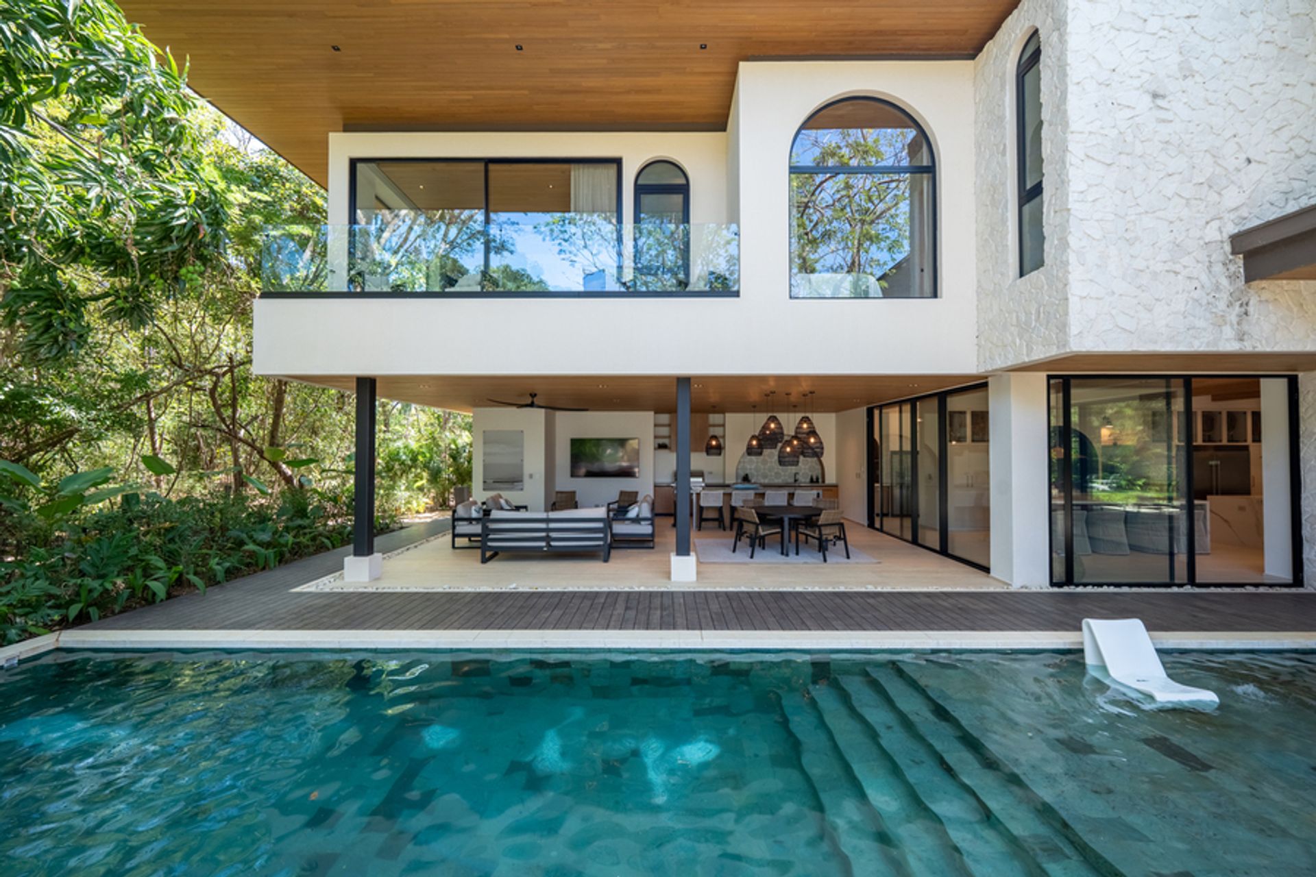 luxury homes Costa Rica, Costa Rica real estate, ocean view homes Costa Rica, beachfront homes Costa Rica, luxury villas Costa R