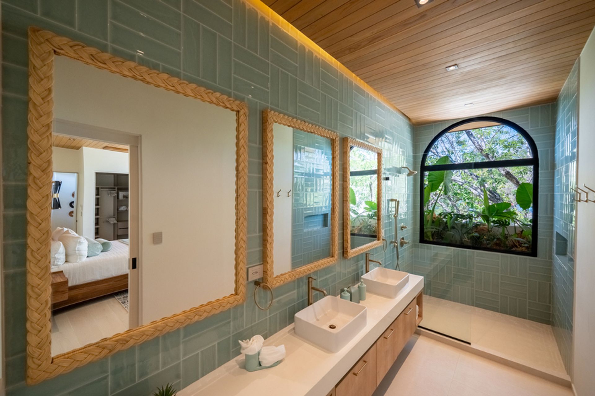 luxury homes Costa Rica, Costa Rica real estate, ocean view homes Costa Rica, beachfront homes Costa Rica, luxury villas Costa R