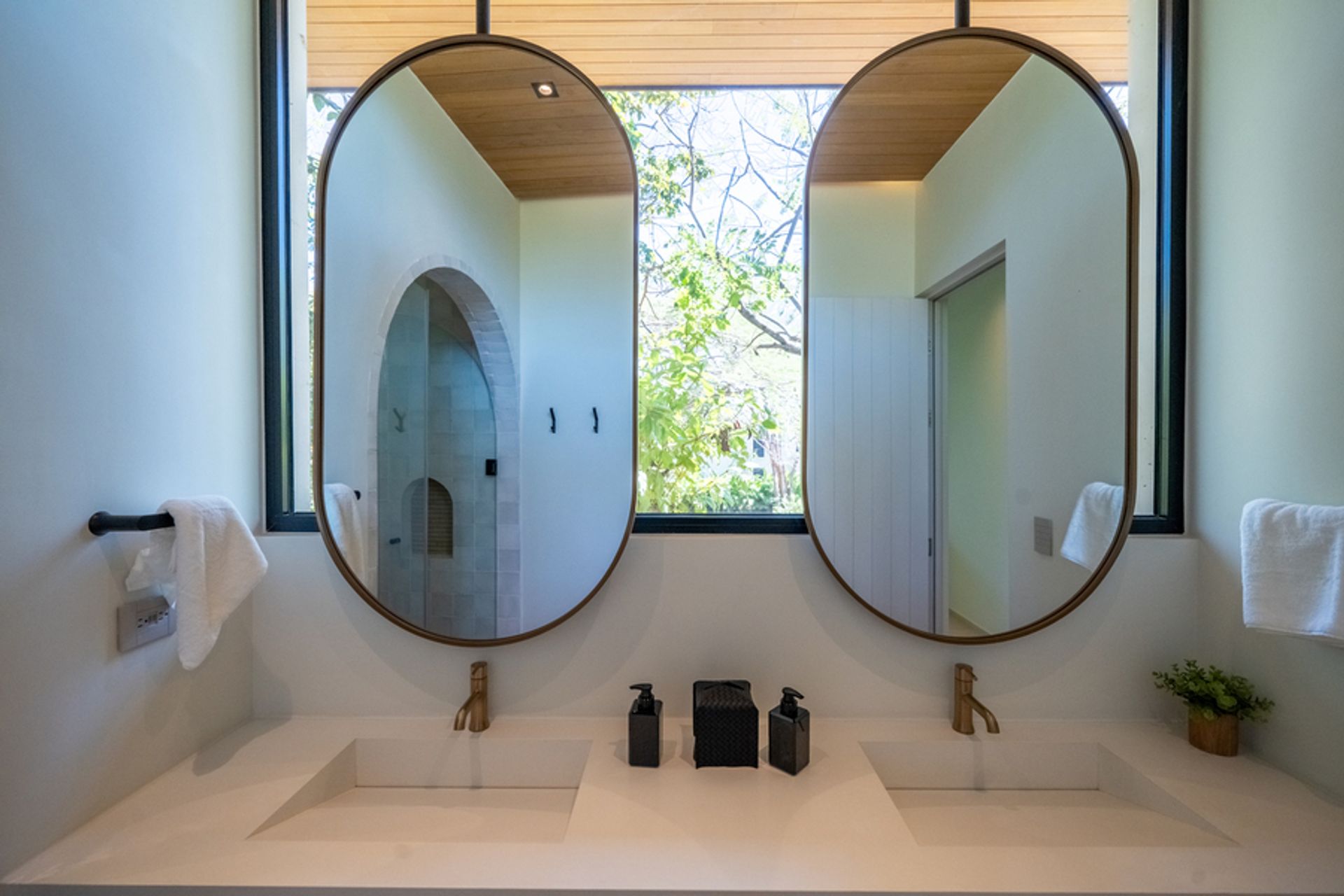 luxury homes Costa Rica, Costa Rica real estate, ocean view homes Costa Rica, beachfront homes Costa Rica, luxury villas Costa R