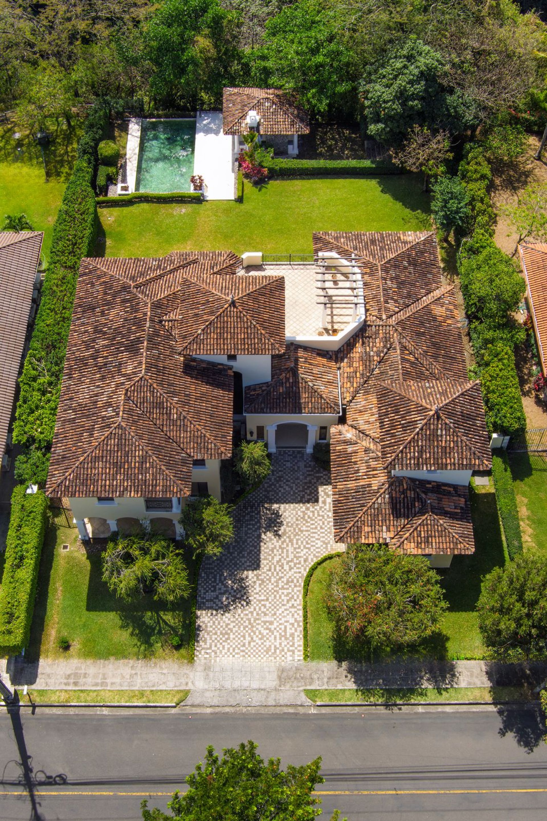 Valle del sol house for sale, luxury house for sale santa ana, golf course gated community costa rica, valle del sol golf course