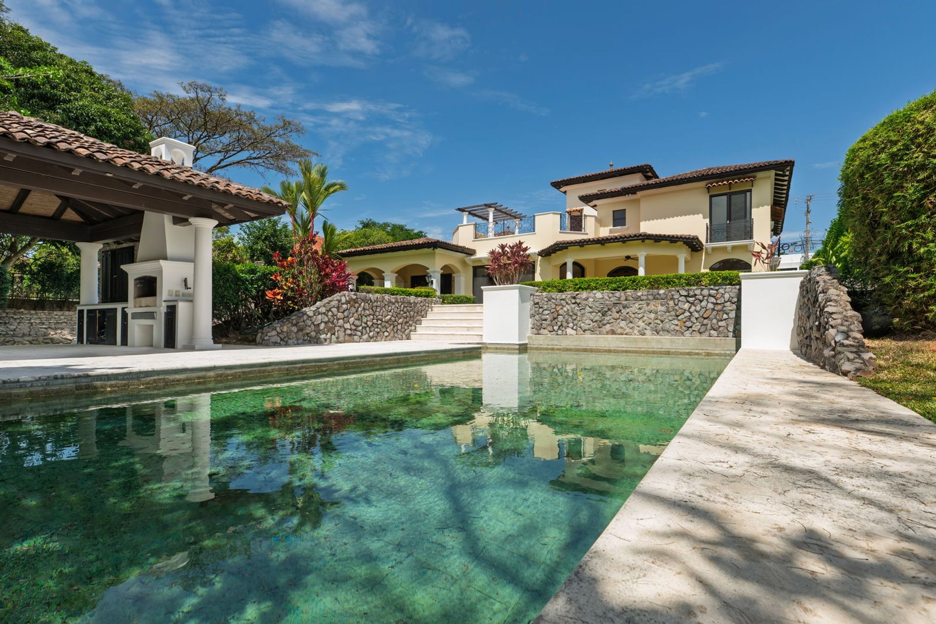 Valle del sol house for sale, luxury house for sale santa ana, golf course gated community costa rica, valle del sol golf course