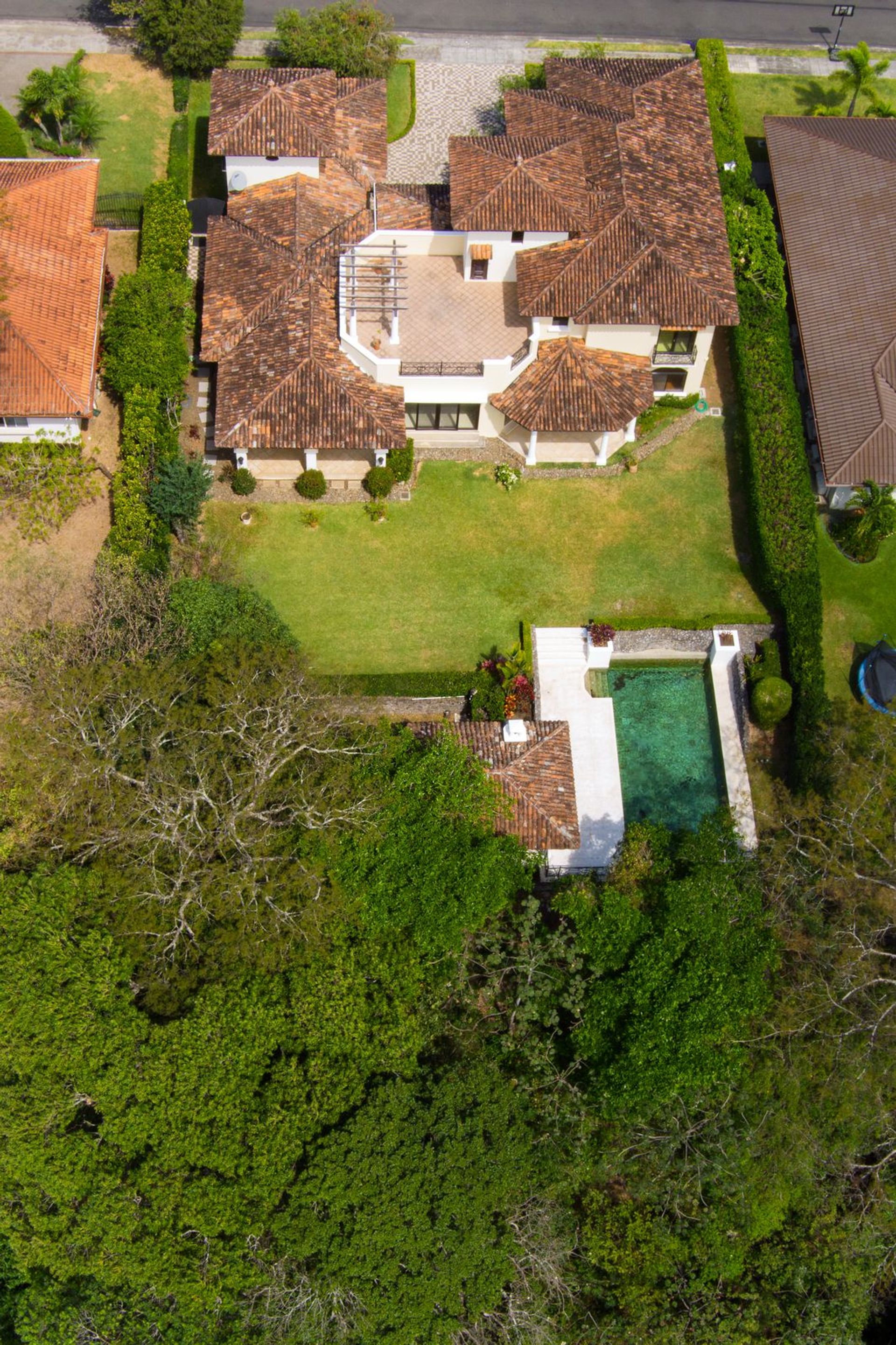 Valle del sol house for sale, luxury house for sale santa ana, golf course gated community costa rica, valle del sol golf course