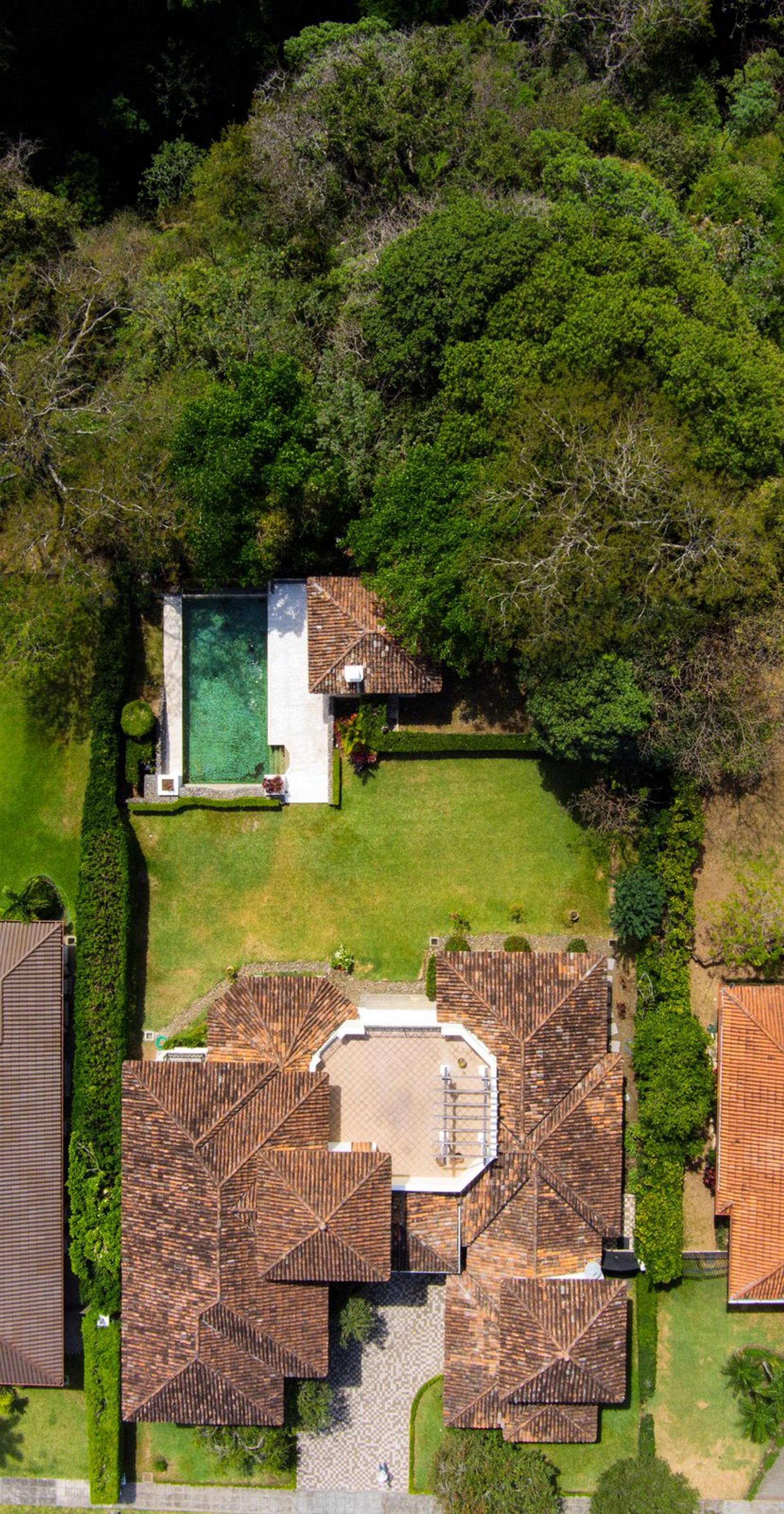 Valle del sol house for sale, luxury house for sale santa ana, golf course gated community costa rica, valle del sol golf course