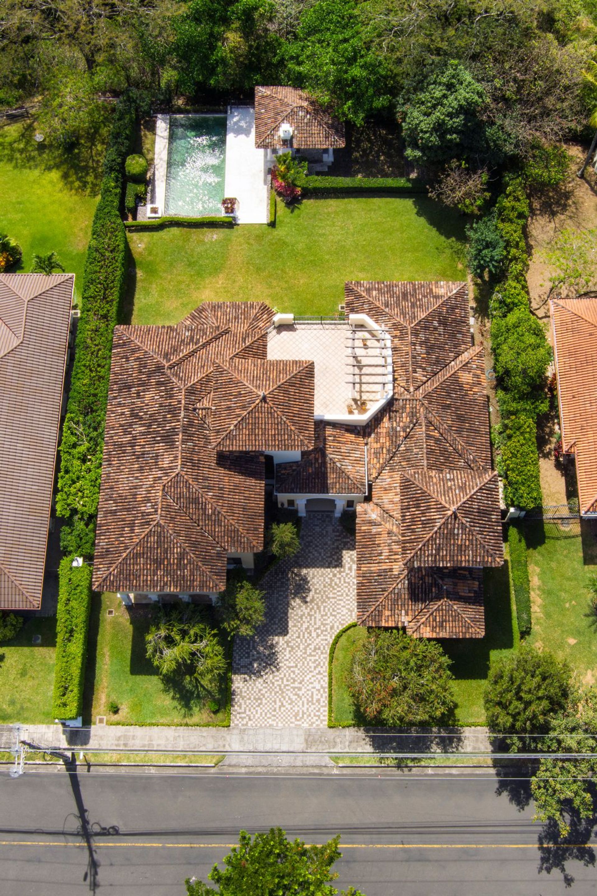 Valle del sol house for sale, luxury house for sale santa ana, golf course gated community costa rica, valle del sol golf course