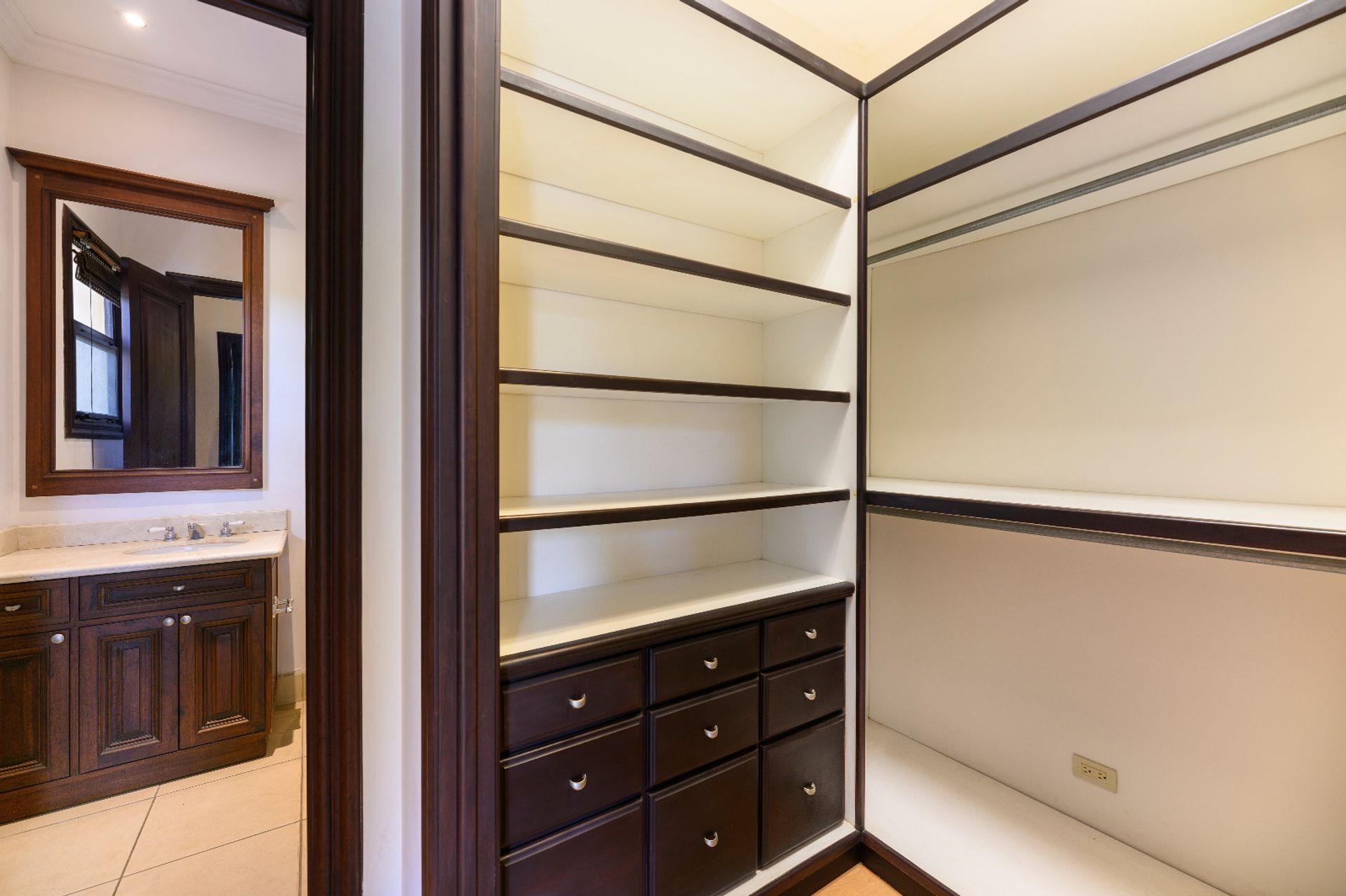 Valle del sol house for sale, luxury house for sale santa ana, golf course gated community costa rica, valle del sol golf course