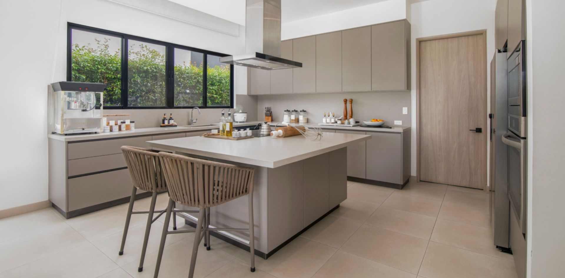 Condominio vereda lindora, venta de casa condominio santa ana, luxury home for sale lindora, valle del sol golf course lindora, 