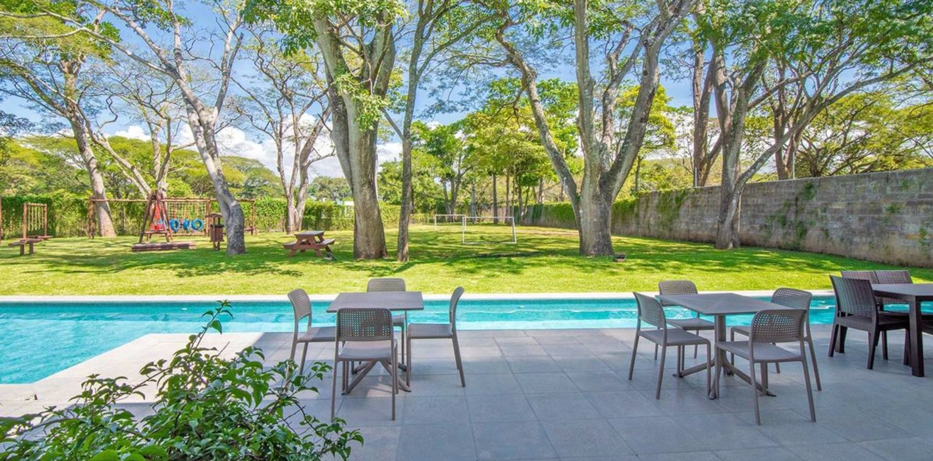 Condominio vereda lindora, venta de casa condominio santa ana, luxury home for sale lindora, valle del sol golf course lindora, 