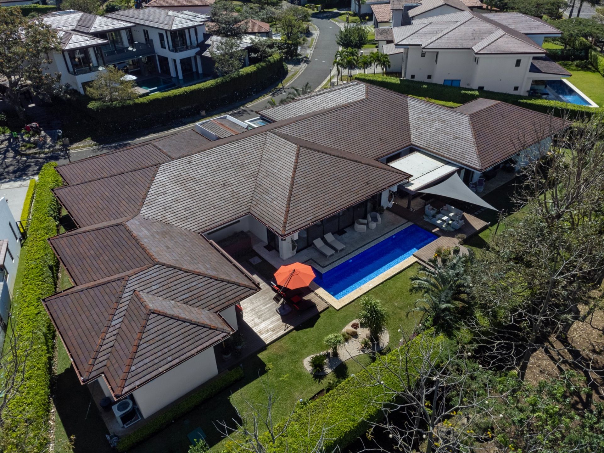 La hacienda santa ana, luxury 5 bd house for sale, maria fernanda Rivas, Bilash and charron real estate group