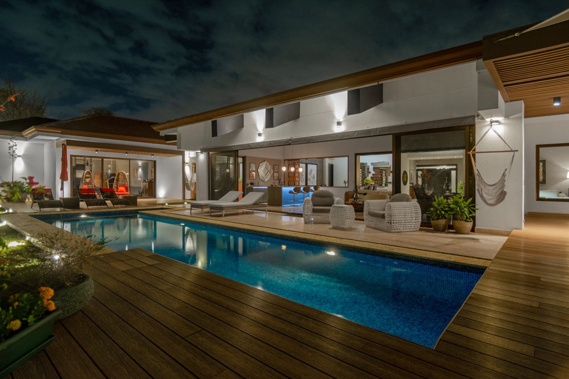 La hacienda santa ana, luxury 5 bd house for sale, maria fernanda Rivas, Bilash and charron real estate group
