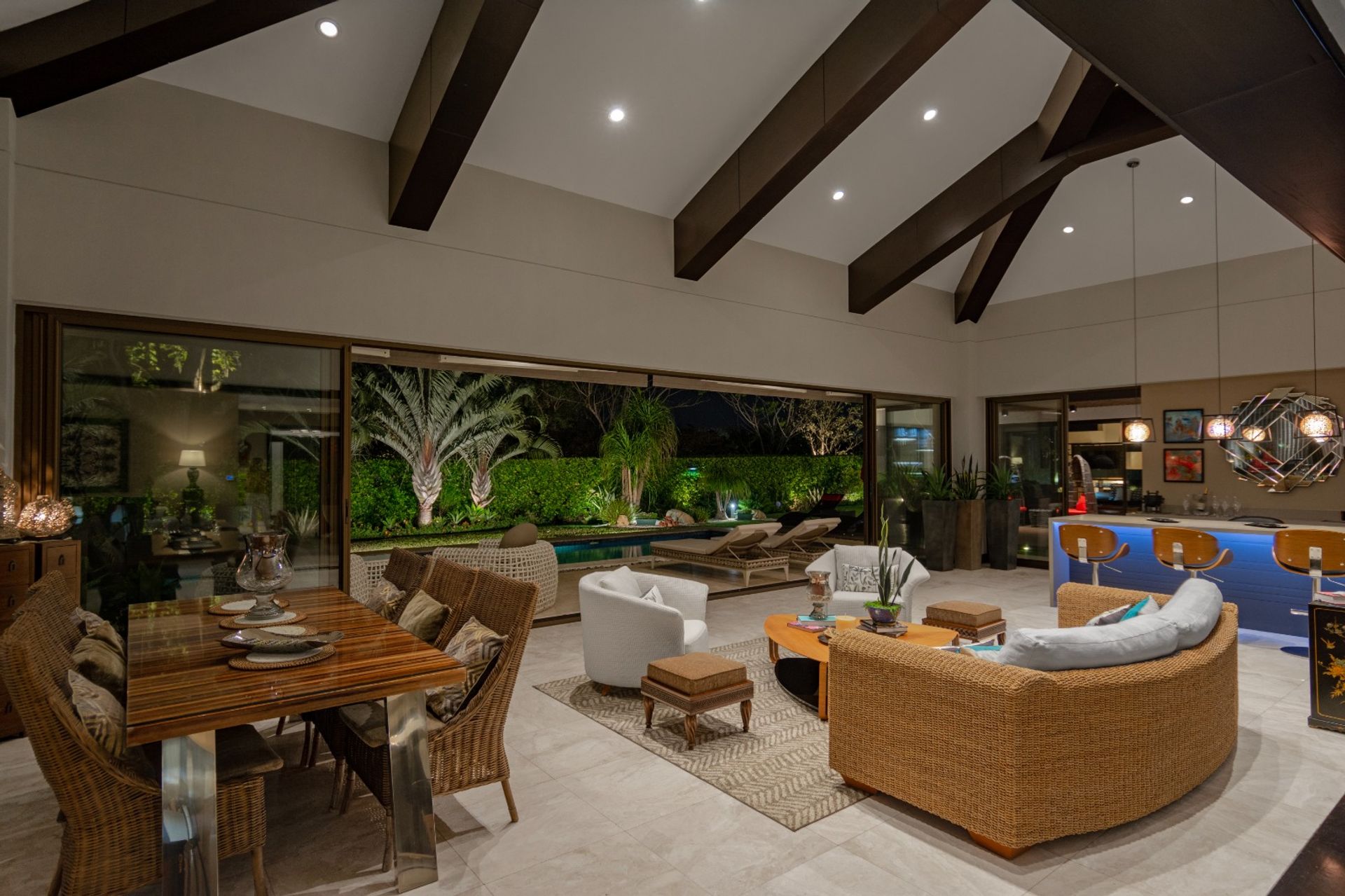 La hacienda santa ana, luxury 5 bd house for sale, maria fernanda Rivas, Bilash and charron real estate group