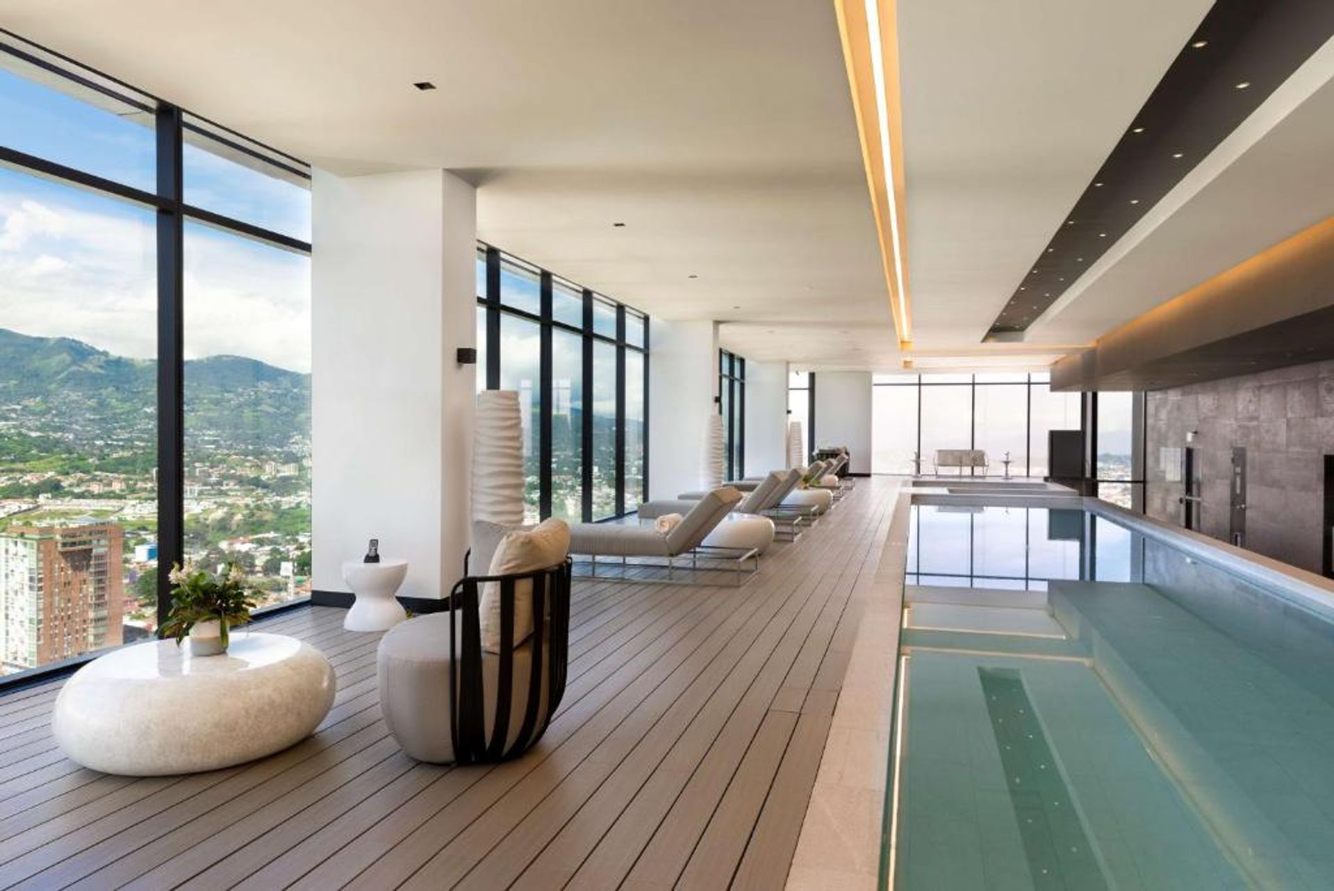 Penthouse la sabana, hilton sabana for sale maria fernanda rivas bilash and charron real estate group