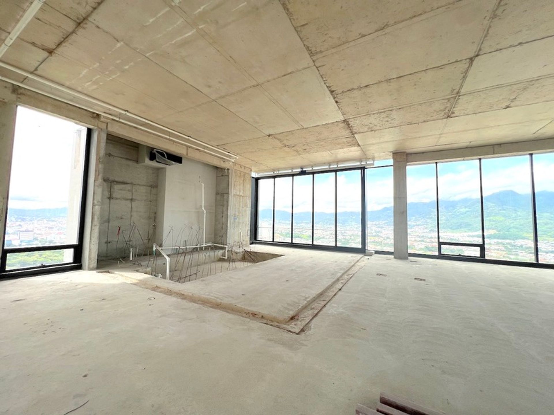 Penthouse la sabana, hilton sabana for sale maria fernanda rivas bilash and charron real estate group