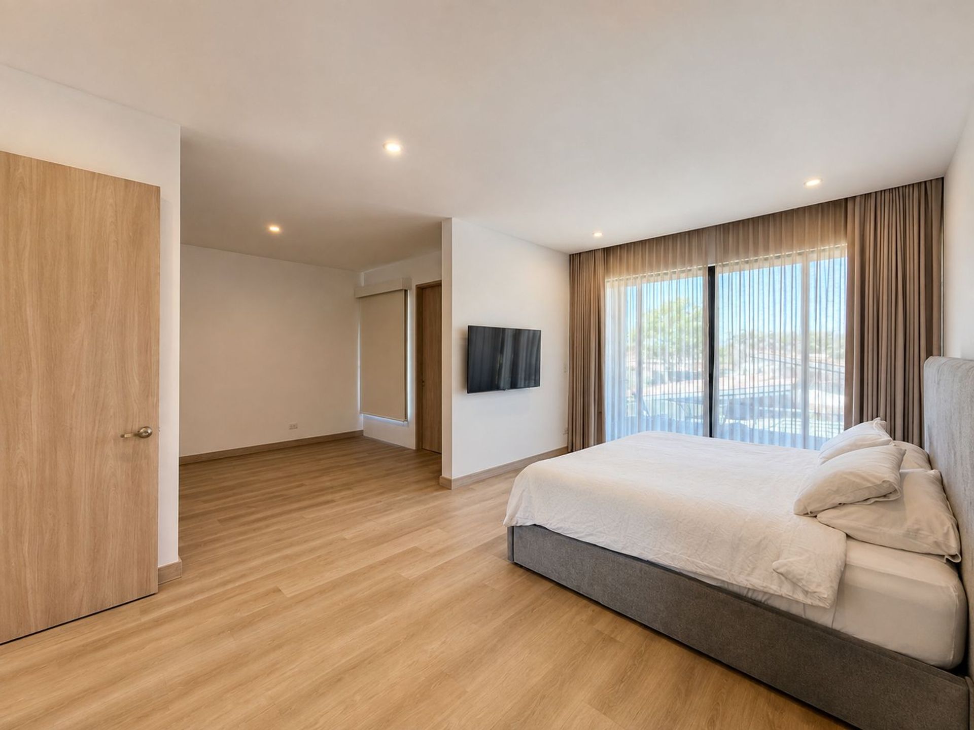 VEREDA LINDORA HOUSE FOR SALE SANTA ANA CASA EN VENTA BILASH AND CHARRON REAL ESTATE GROUP MARIA FERNANDA RIVAS