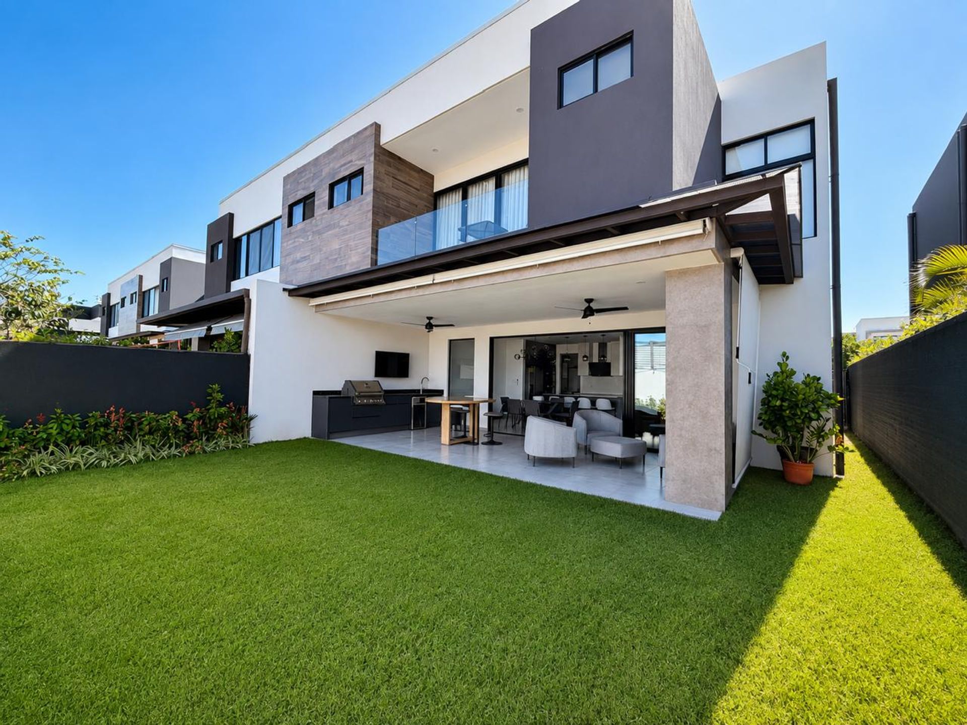VEREDA LINDORA HOUSE FOR SALE SANTA ANA CASA EN VENTA BILASH AND CHARRON REAL ESTATE GROUP MARIA FERNANDA RIVAS