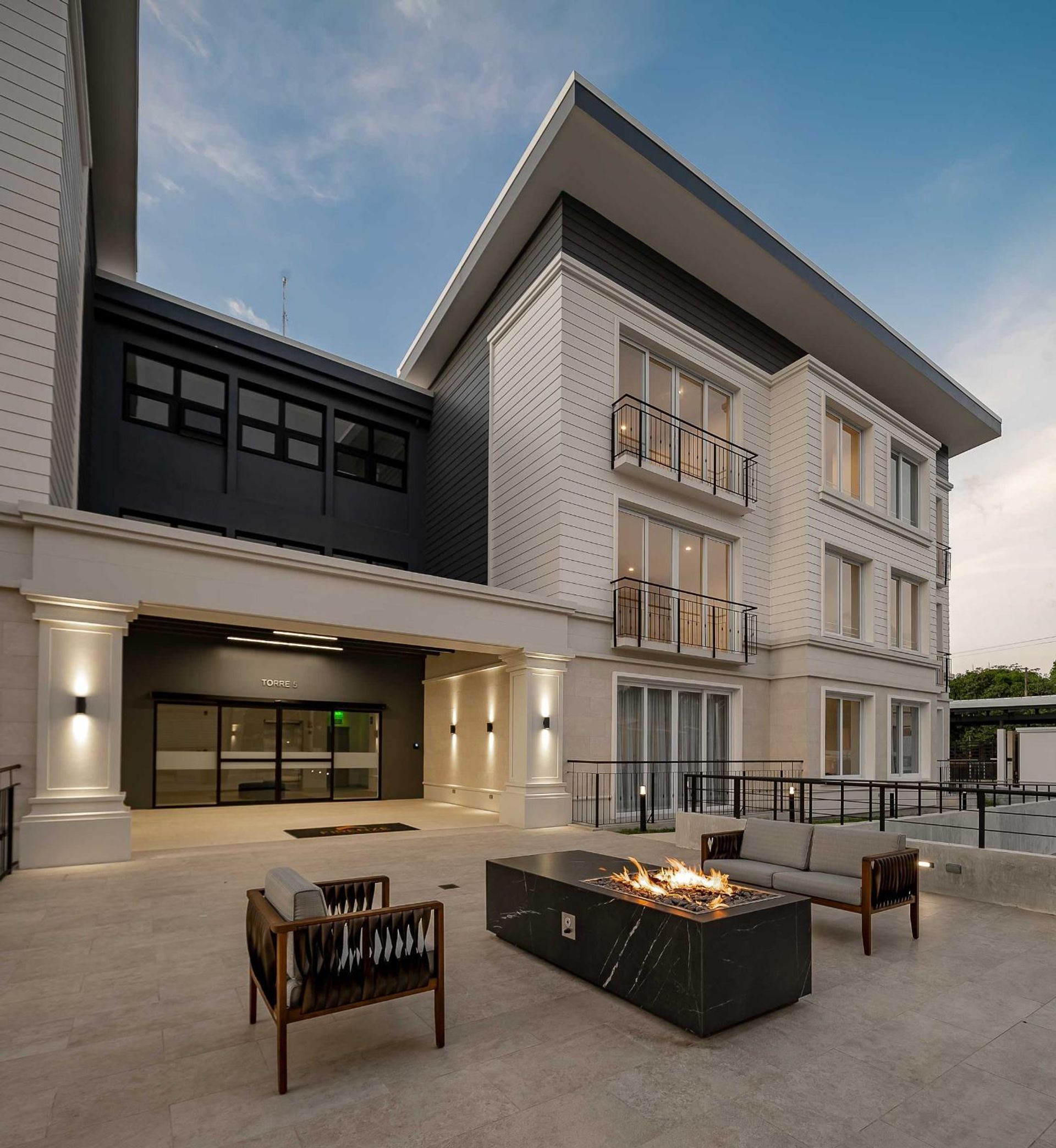 condos for sale Escazu, apartamento de 3 habitaciones para venta en escazu, luxur condo for sale escazu, firenze escazu, maria f