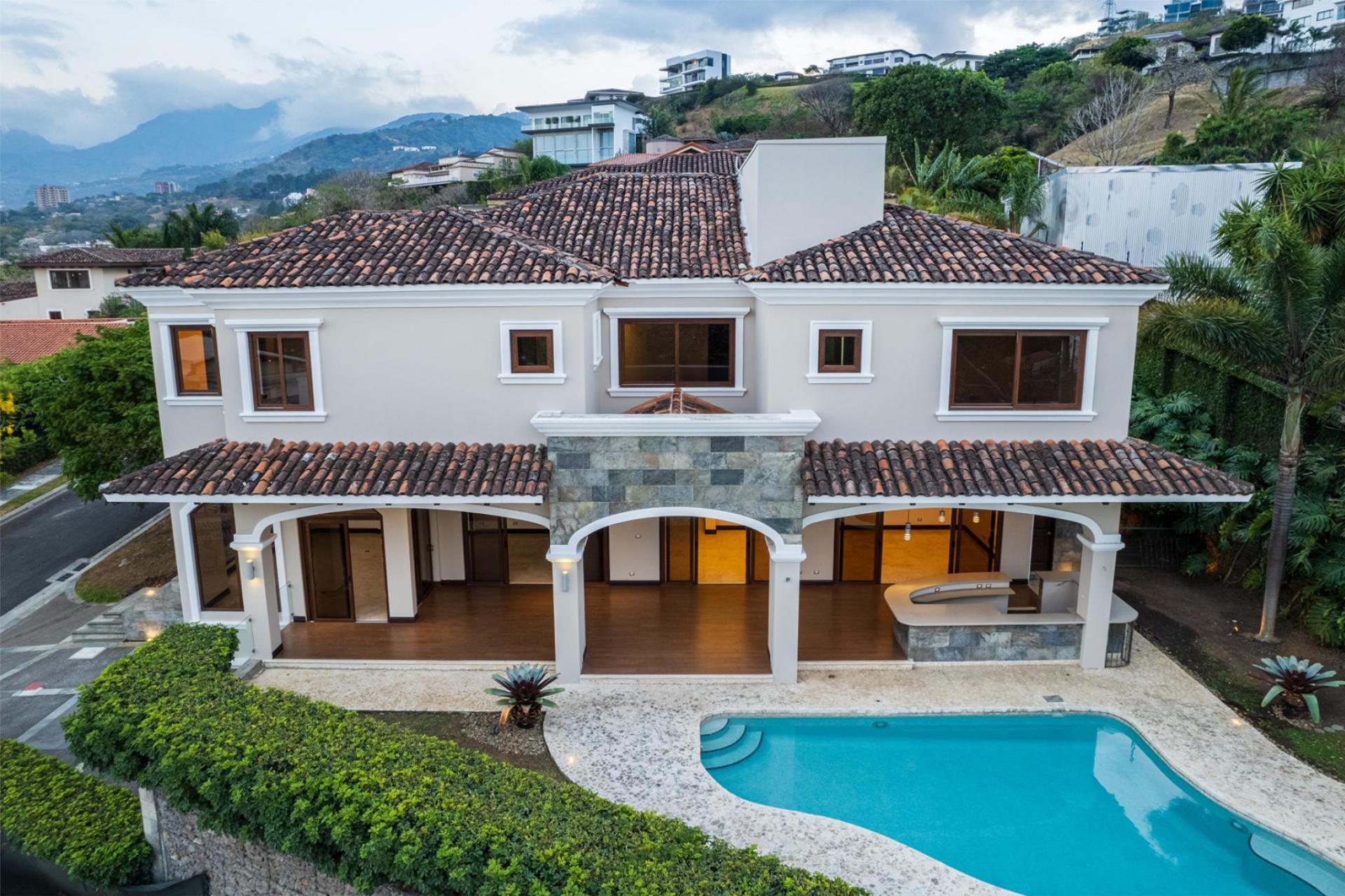 62 -  , Escazu, San Jose 2