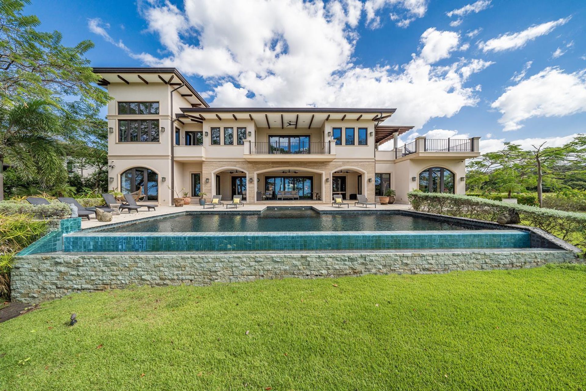 OCEAN FRONT OCEAN VIEW PROPERTIES HOUSE HACIENDA PINILLA GUANACASTE LA DULCE VIDA