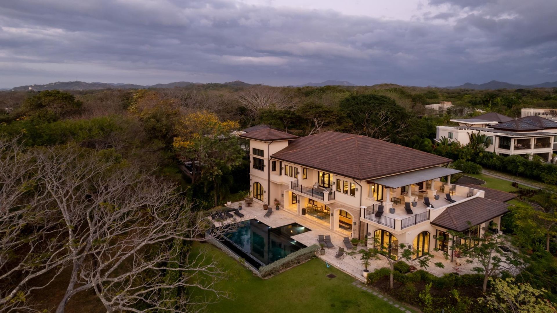 OCEAN FRONT OCEAN VIEW PROPERTIES HOUSE HACIENDA PINILLA GUANACASTE LA DULCE VIDA