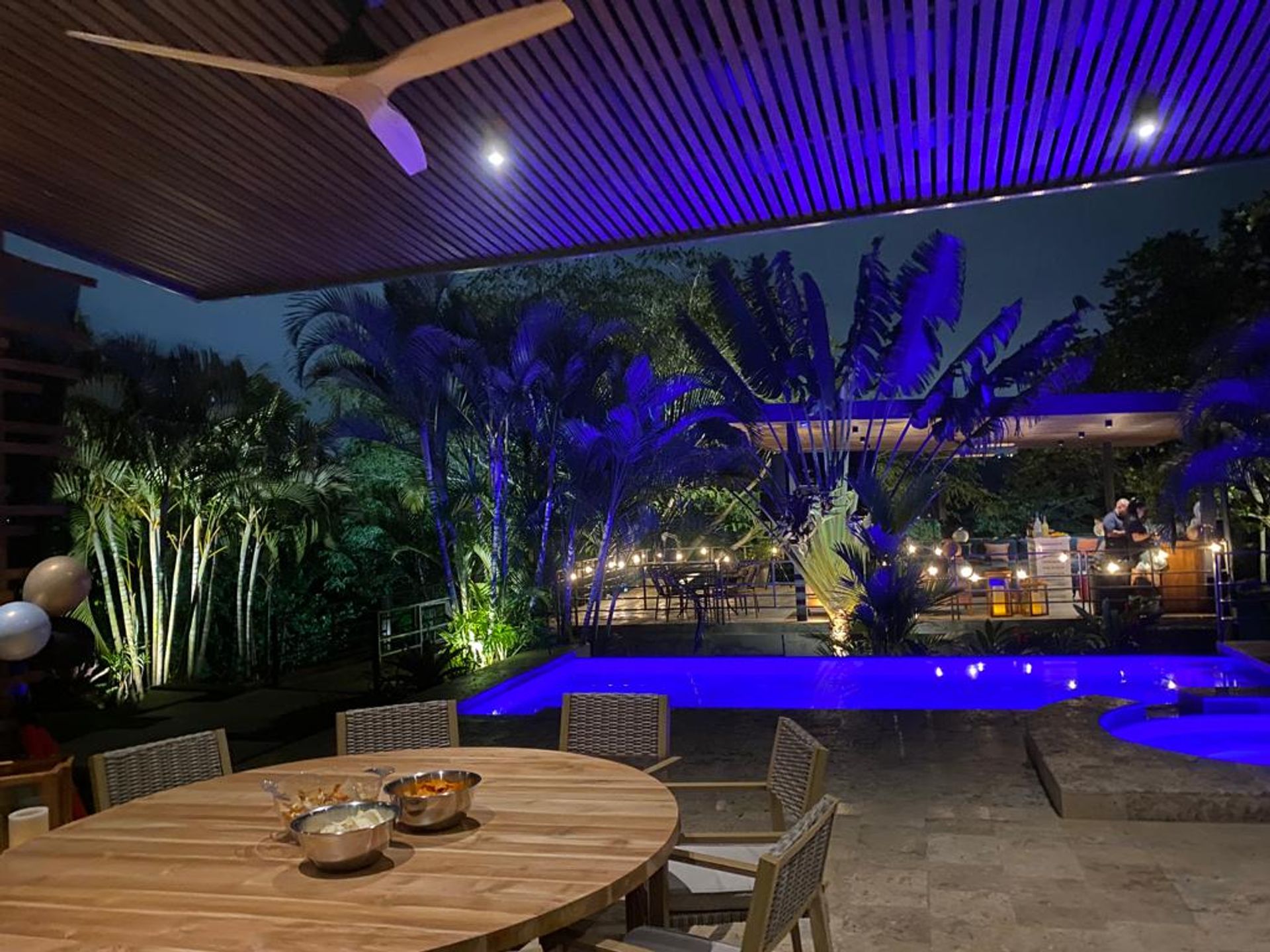 1df1e83c-e33e-4ff8-9970-5c4b236c9b23