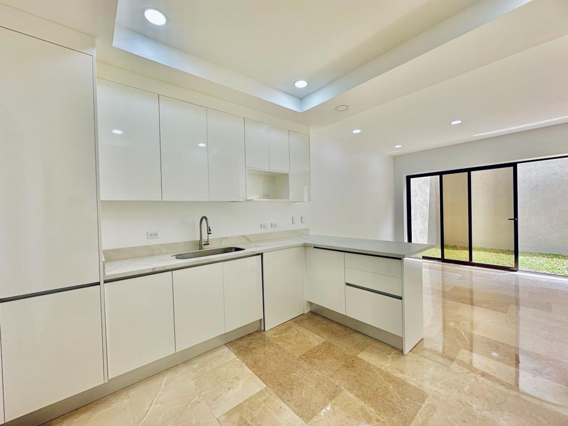 b8d3c175-dcc1-43cd-b77d-4158620357d2