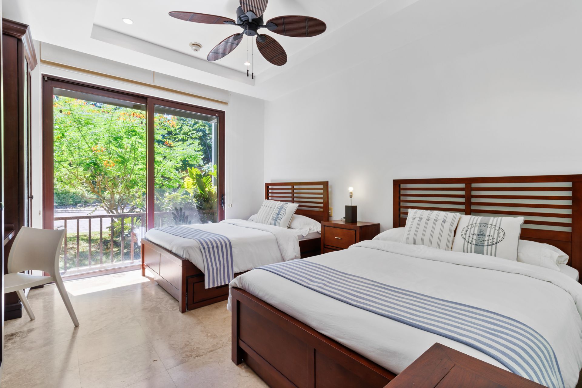 ap-8c-19-guest-1-2-queens