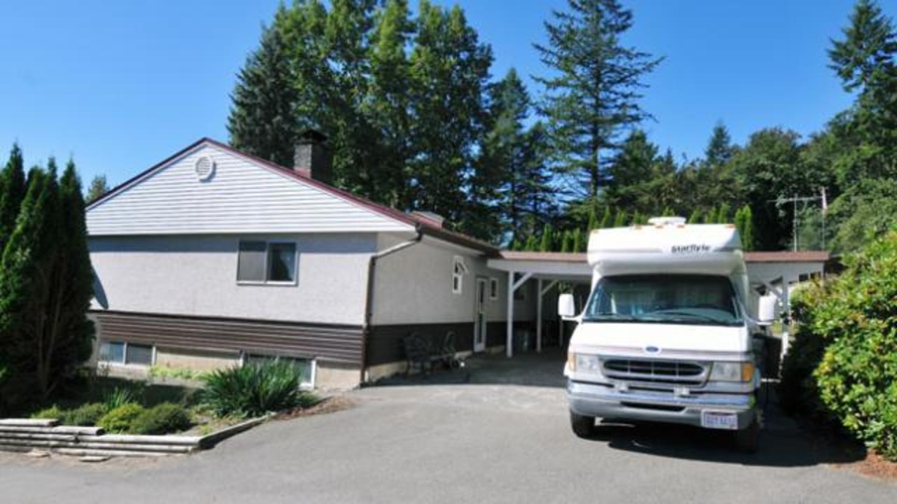 26095 Lougheed Highway, Maple Ridge photo number 1 26095 Lougheed Highway, Maple Ridge photo number 1