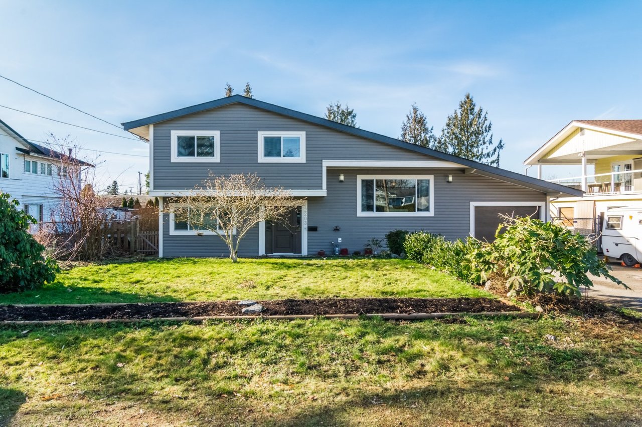 12203  Street, Maple Ridge photo number 1 12203  Street, Maple Ridge photo number 1