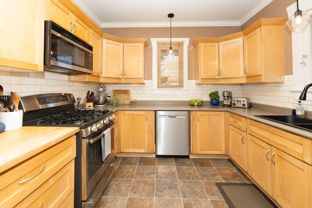 Kitchen 12421-colemore-street-west-central-maple-ridge-21 at 12421 Colemore Street, West Central, Maple Ridge Kitchen 12421-colemore-street-west-central-maple-ridge-21 at 12421 Colemore Street, West Central, Maple Ridge