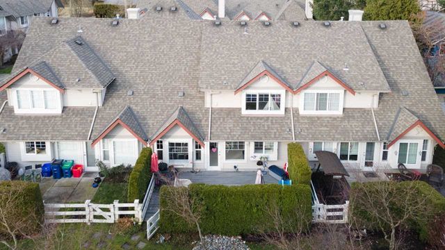 9fcd991f13c1a5d49510e457a1eb595dd4df0e78 at 45 - 23085 118 Avenue