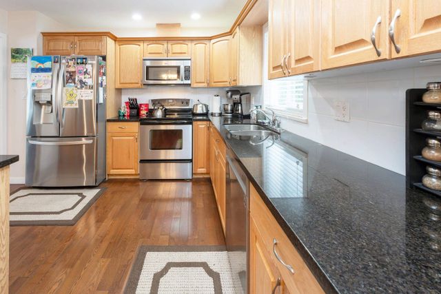 2164-laurier-avenue-glenwood-pq-port-coquitlam-02 at 2164 Laurier Avenue, Glenwood PQ, Port Coquitlam 2164-laurier-avenue-glenwood-pq-port-coquitlam-02 at 2164 Laurier Avenue, Glenwood PQ, Port Coquitlam