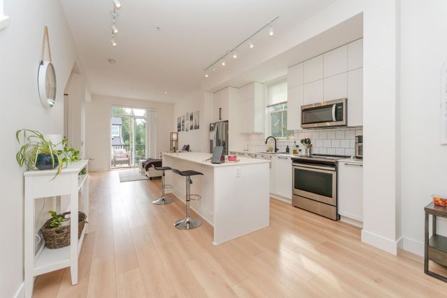 19696-hammond-road-south-meadows-pitt-meadows-03 at 20 - 19696 Hammond Road, South Meadows, Pitt Meadows 19696-hammond-road-south-meadows-pitt-meadows-03 at 20 - 19696 Hammond Road, South Meadows, Pitt Meadows