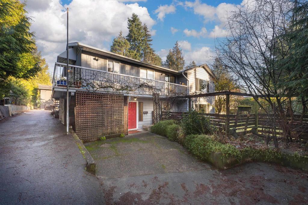 1693 Austin Avenue, Central Coquitlam, Coquitlam photo number 2