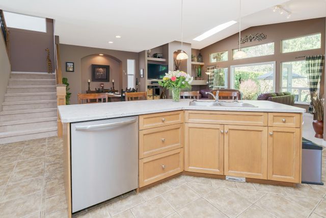 11442-best-street-southwest-maple-ridge-maple-ridge-04 at 3 - 11442 Best Street, Southwest Maple Ridge, Maple Ridge