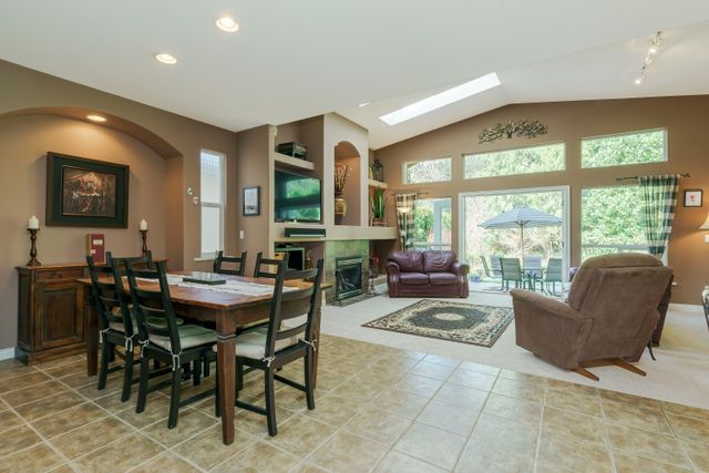 11442-best-street-southwest-maple-ridge-maple-ridge-09 at 3 - 11442 Best Street, Southwest Maple Ridge, Maple Ridge