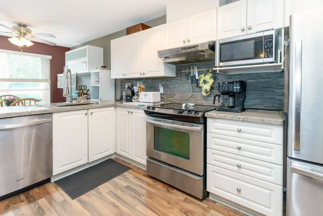 22230-north-avenue-west-central-maple-ridge-04 at 401 - 22230 North Avenue, West Central, Maple Ridge