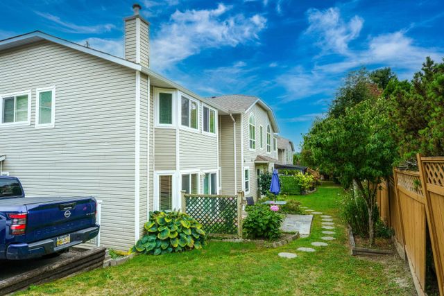 22515-116-avenue-east-central-maple-ridge-37 at 215 - 22515 116 Avenue, East Central, Maple Ridge