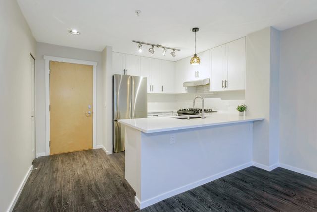 300-klahanie-drive-port-moody-centre-port-moody-07 at 302 - 300 Klahanie Drive, Port Moody Centre, Port Moody