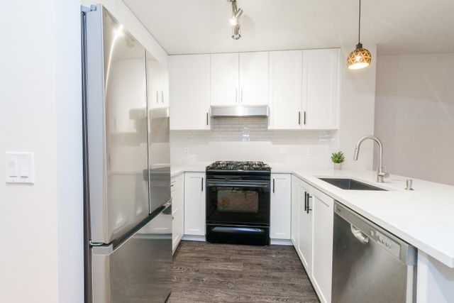 300-klahanie-drive-port-moody-centre-port-moody-08 at 302 - 300 Klahanie Drive, Port Moody Centre, Port Moody