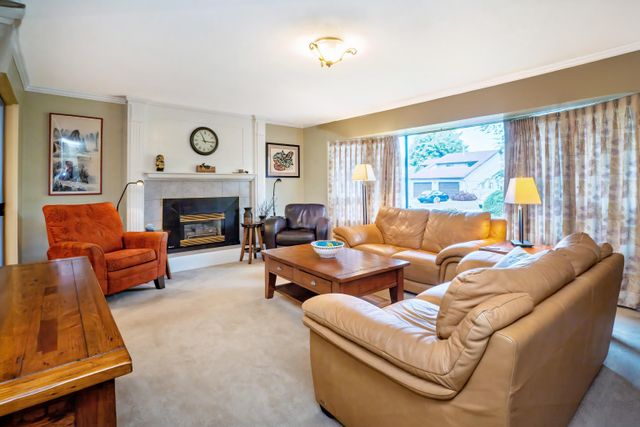 21056-barker-avenue-southwest-maple-ridge-maple-ridge-03 at 21056 Barker Avenue, Southwest Maple Ridge, Maple Ridge