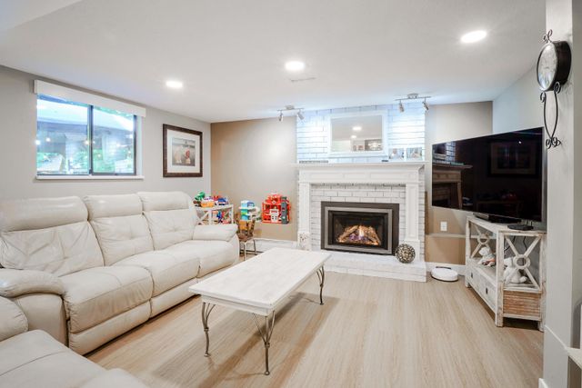 2475-norcrest-court-oakdale-burnaby-north-08 at 2475 Norcrest Court, Oakdale, Burnaby North