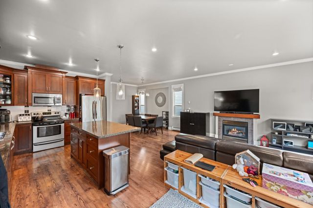 19453-67a-avenue-clayton-cloverdale-04 at 19453 67a Avenue, Clayton, Cloverdale 19453-67a-avenue-clayton-cloverdale-04 at 19453 67a Avenue, Clayton, Cloverdale