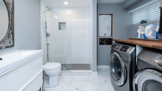 52eb6805e889b113264375d3232c832d15849a8e at 3729 Wellington Street